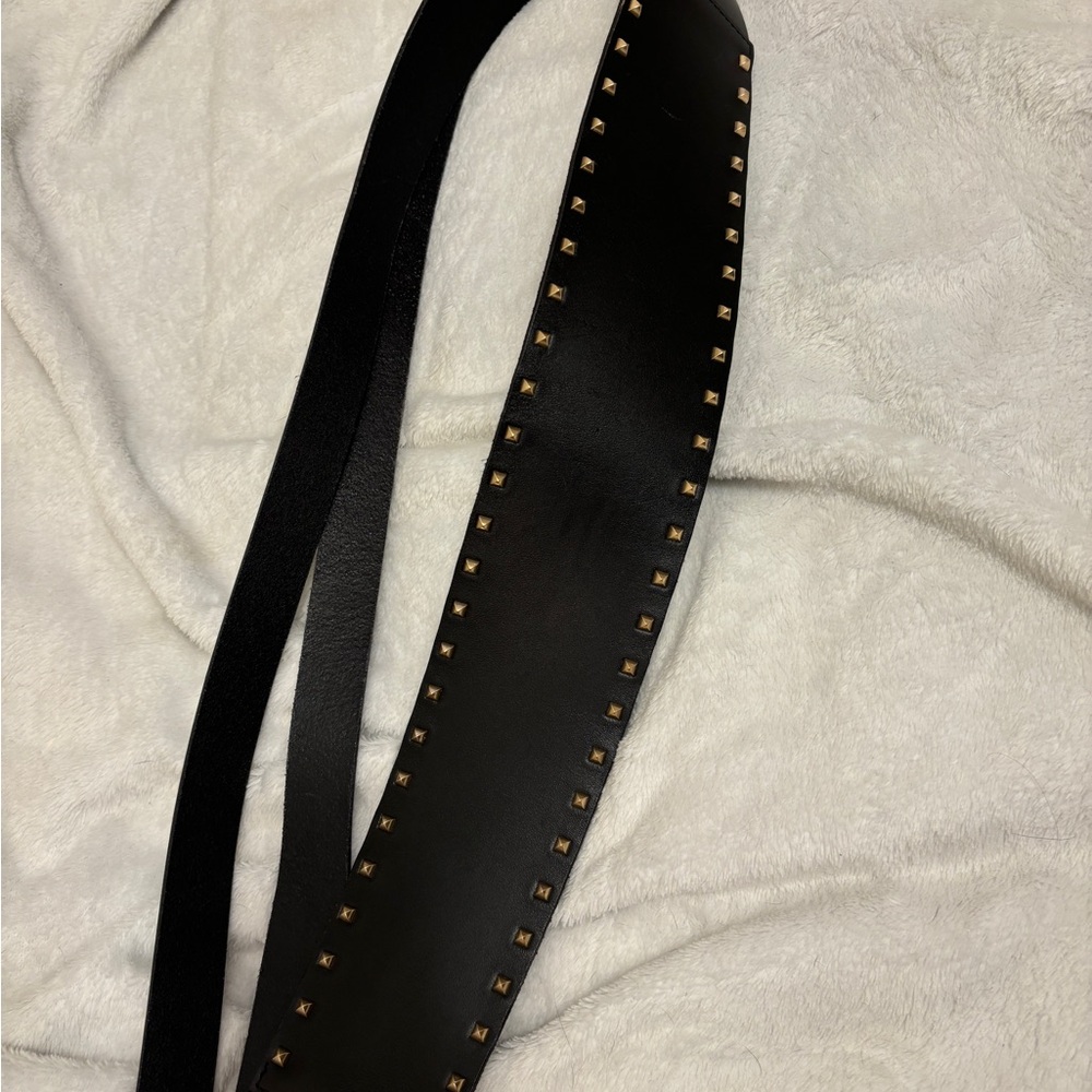 All Saints Black Leather Maxie Studded Belt with Gold Pyramid Studs - Picture 5 of 7